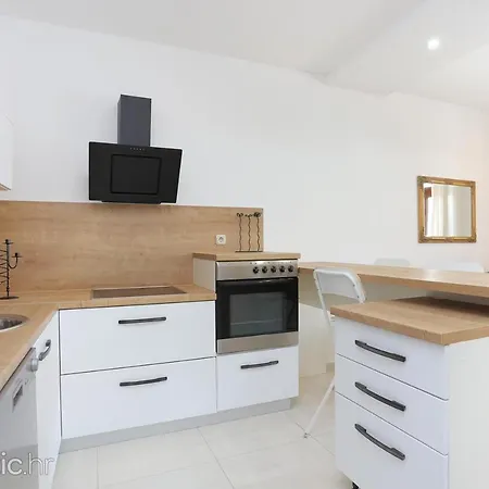 Bagaric Apartment