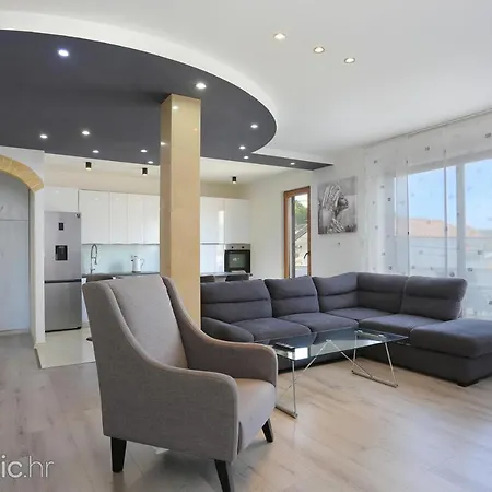 Bagaric Apartment *