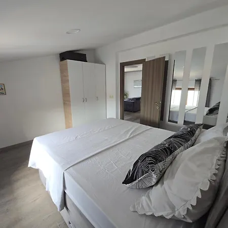 Bagaric Apartment