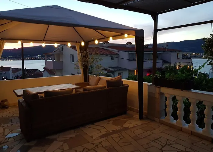 Bagaric Τρογκίρ